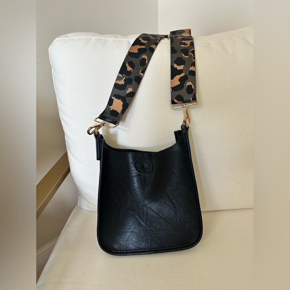 AD-HORNED Classic vegan Leather Mini Messenger. Camo strap. Crossbody